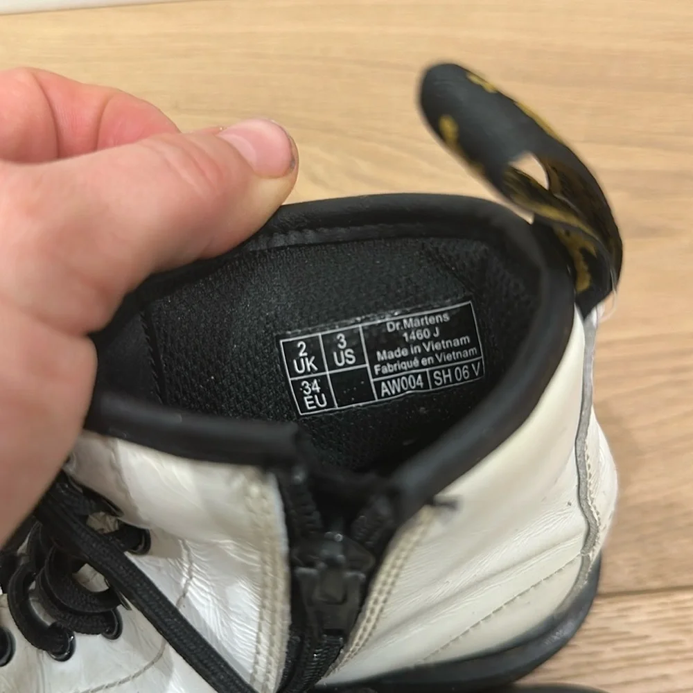 Girls 1460 J Dr. Martens size 3 White boots
